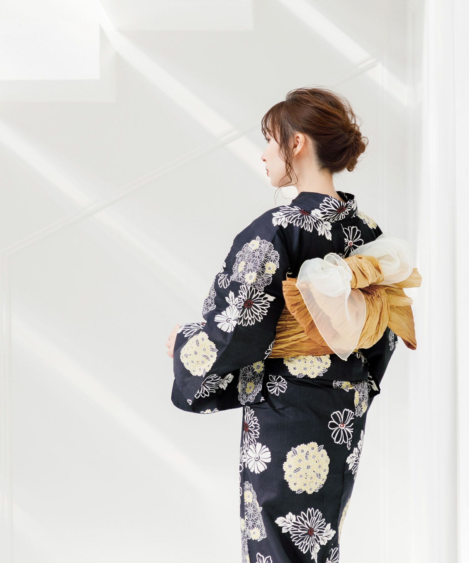 Dita 浴衣【藍紺地に和調古典】※下駄以外 涼風の藍紺牡丹 | Dita（ディータ）オフィシャルストア