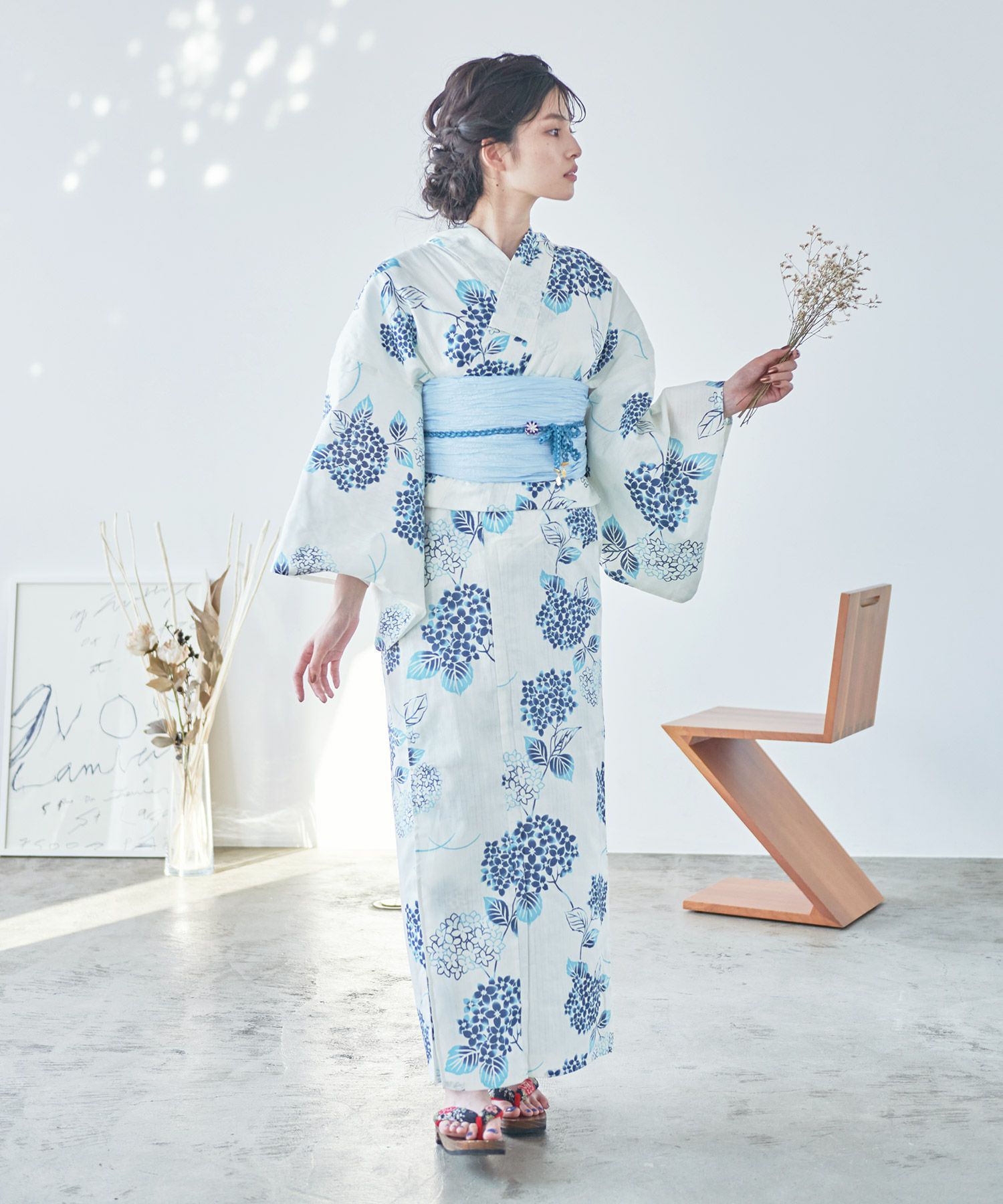 浴衣デフォルメアジサイ紫陽花あじさい抽象的ポップ紺ネイビー黄イエロー綿コーマ注染 アジサイ｜宅配着物レンタルの京都かしきもの 浴衣デフォルメアジサイ